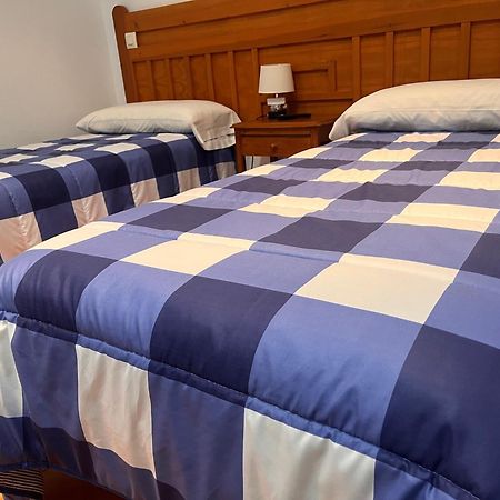 Hostal Restaurante Bustos Villarrubio Esterno foto