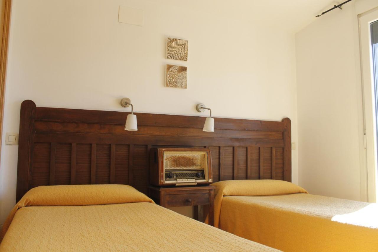 Hostal Restaurante Bustos Villarrubio Esterno foto