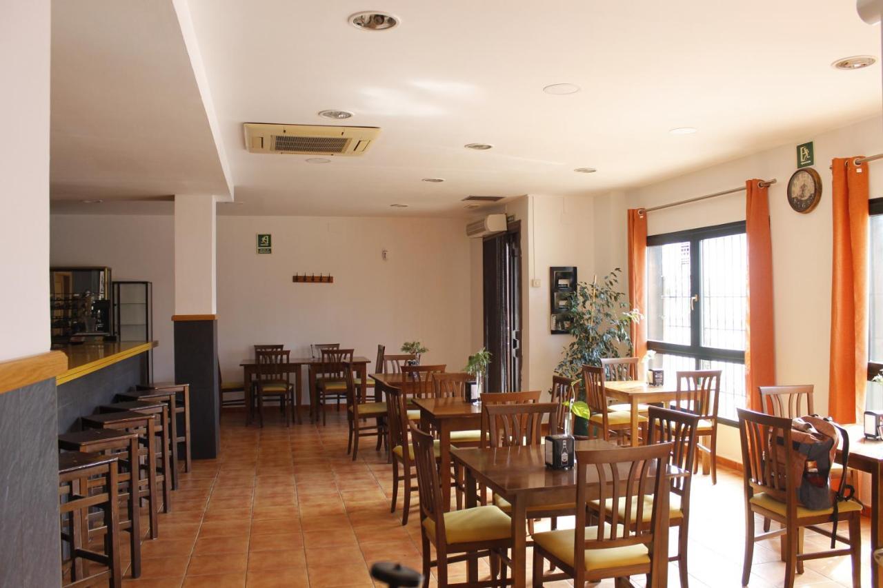 Hostal Restaurante Bustos Villarrubio Esterno foto