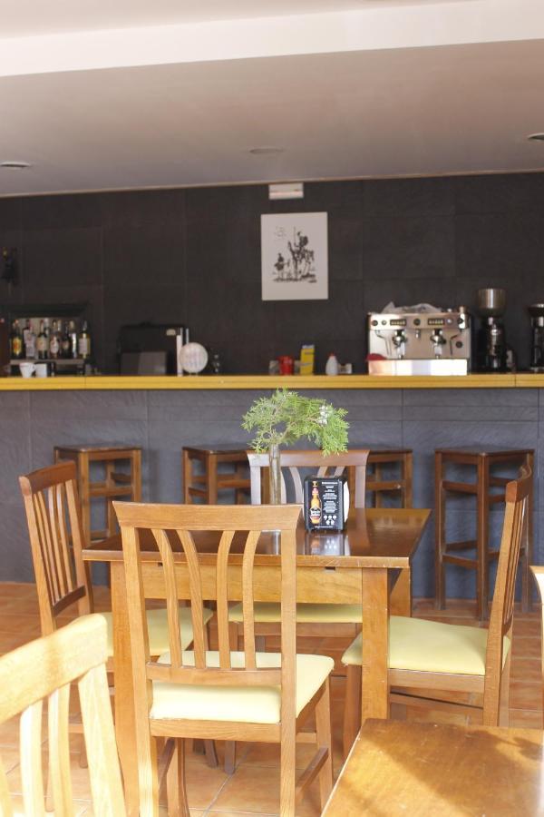 Hostal Restaurante Bustos Villarrubio Esterno foto