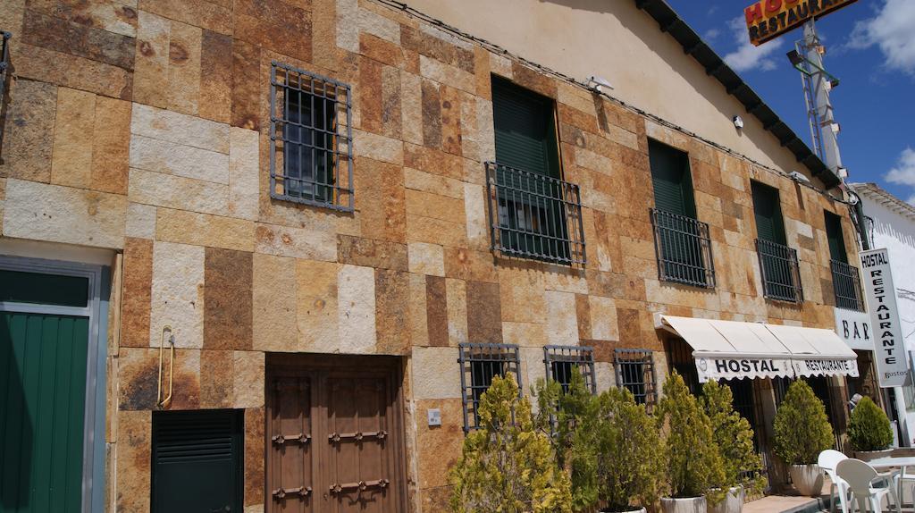 Hostal Restaurante Bustos Villarrubio Esterno foto