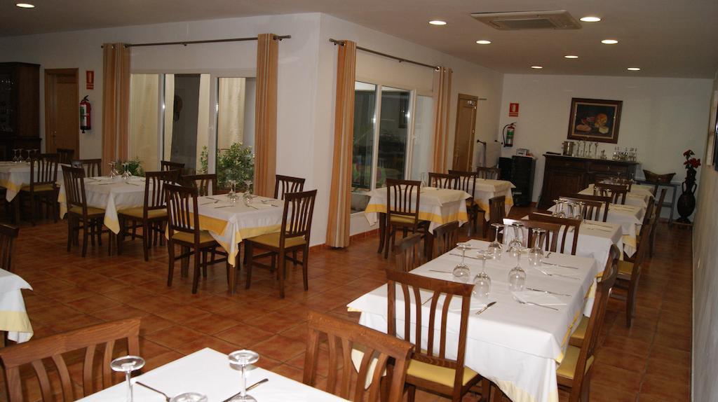 Hostal Restaurante Bustos Villarrubio Esterno foto