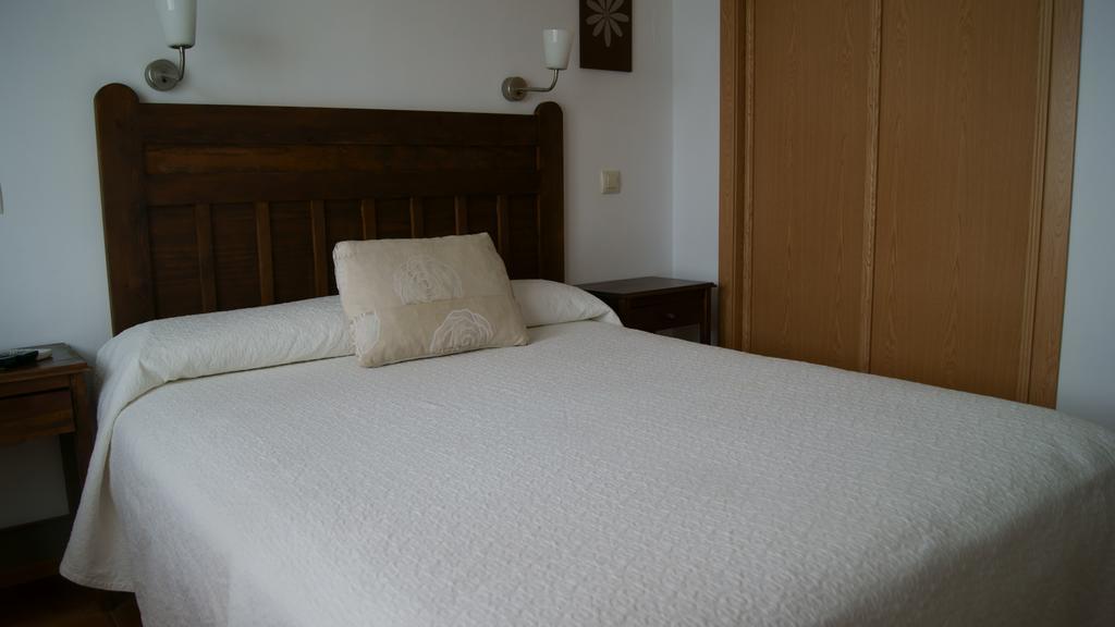 Hostal Restaurante Bustos Villarrubio Esterno foto